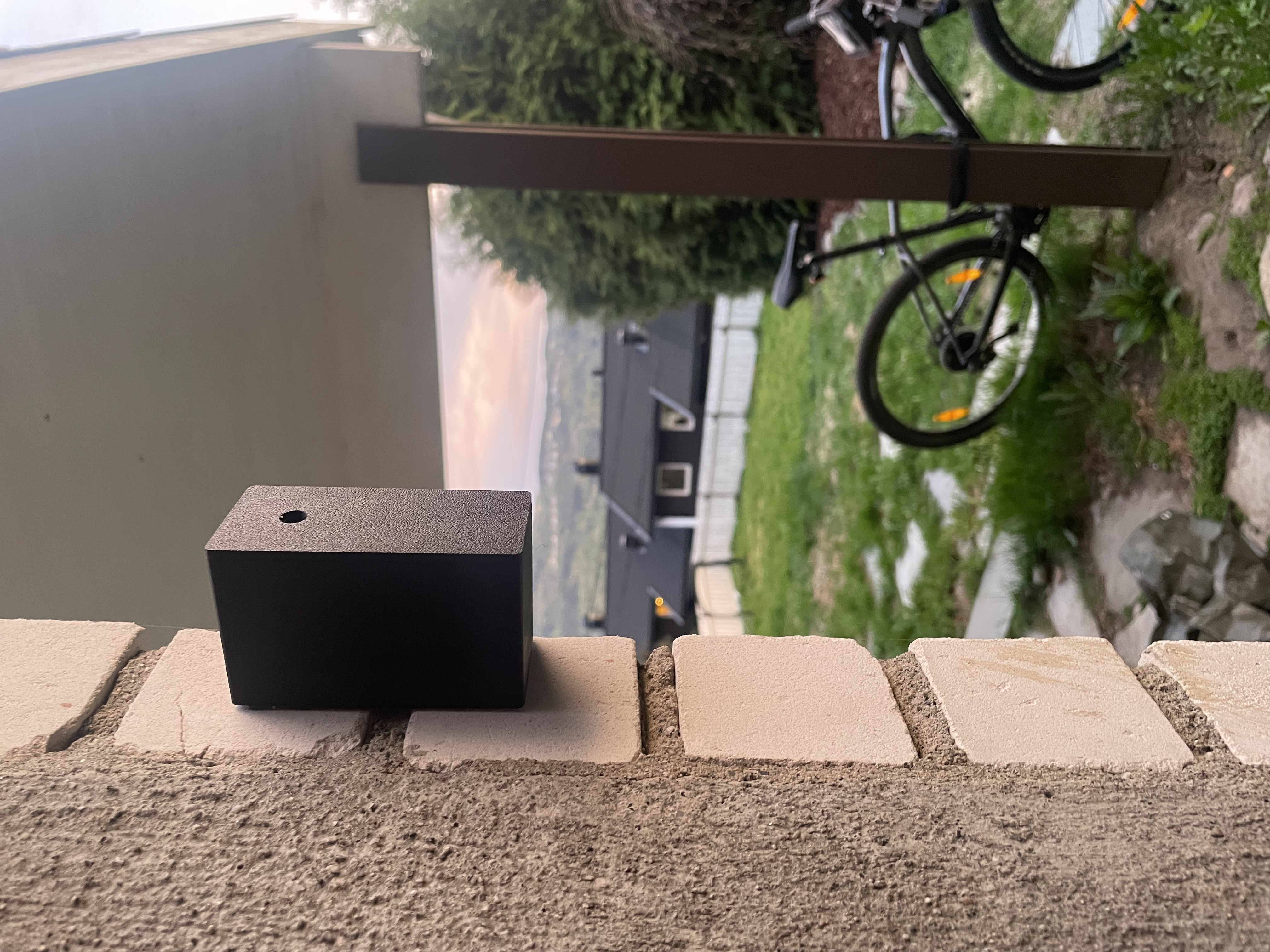 Lightweight MemberCam housing suited for tidy mounting.